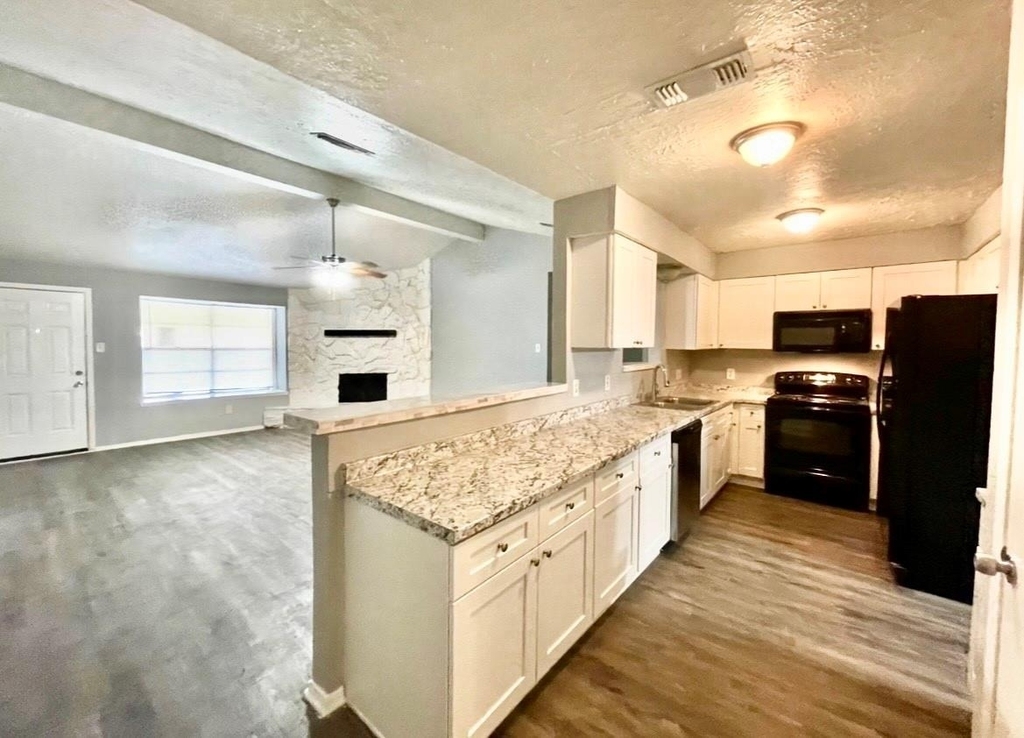 13942 Towne Way Drive - Photo 10