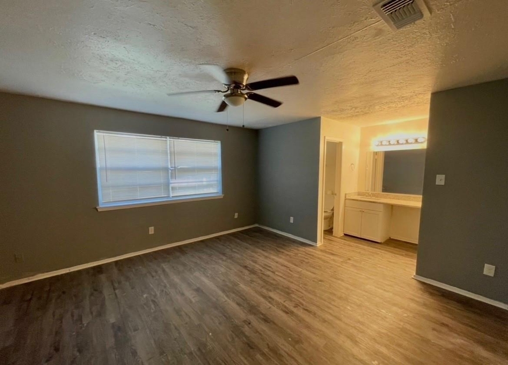 13942 Towne Way Drive - Photo 12