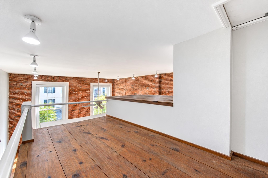 2309 Strand Street - Photo 6