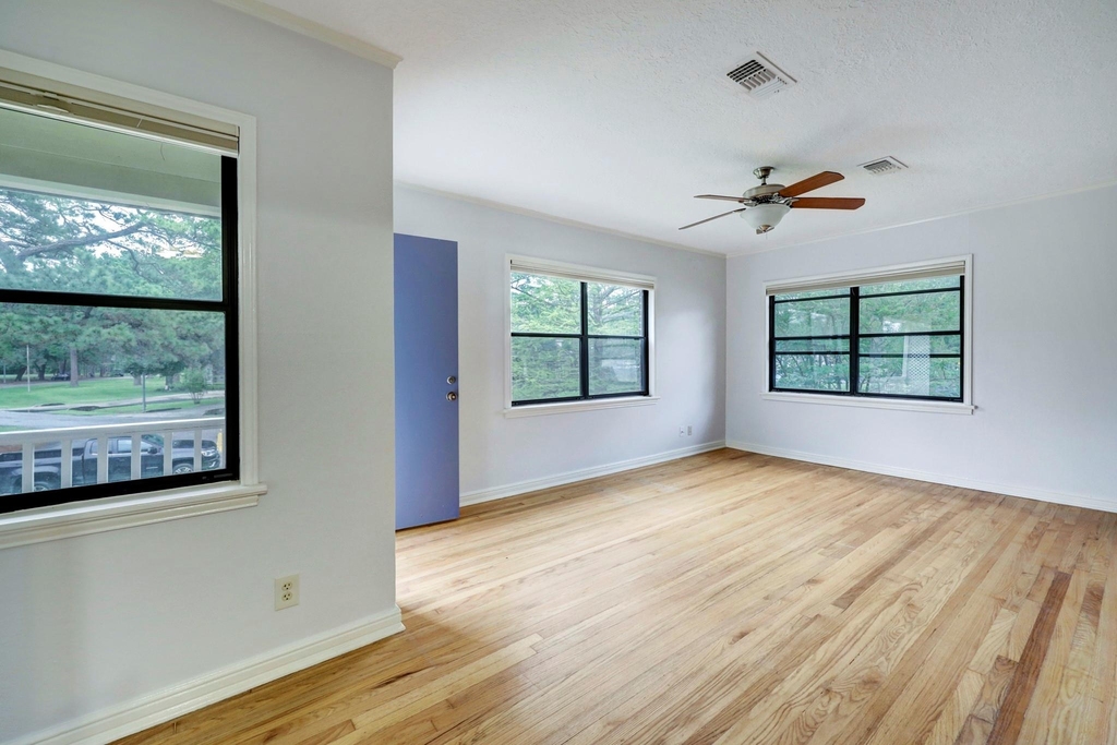3309 Lawrence Street - Photo 7