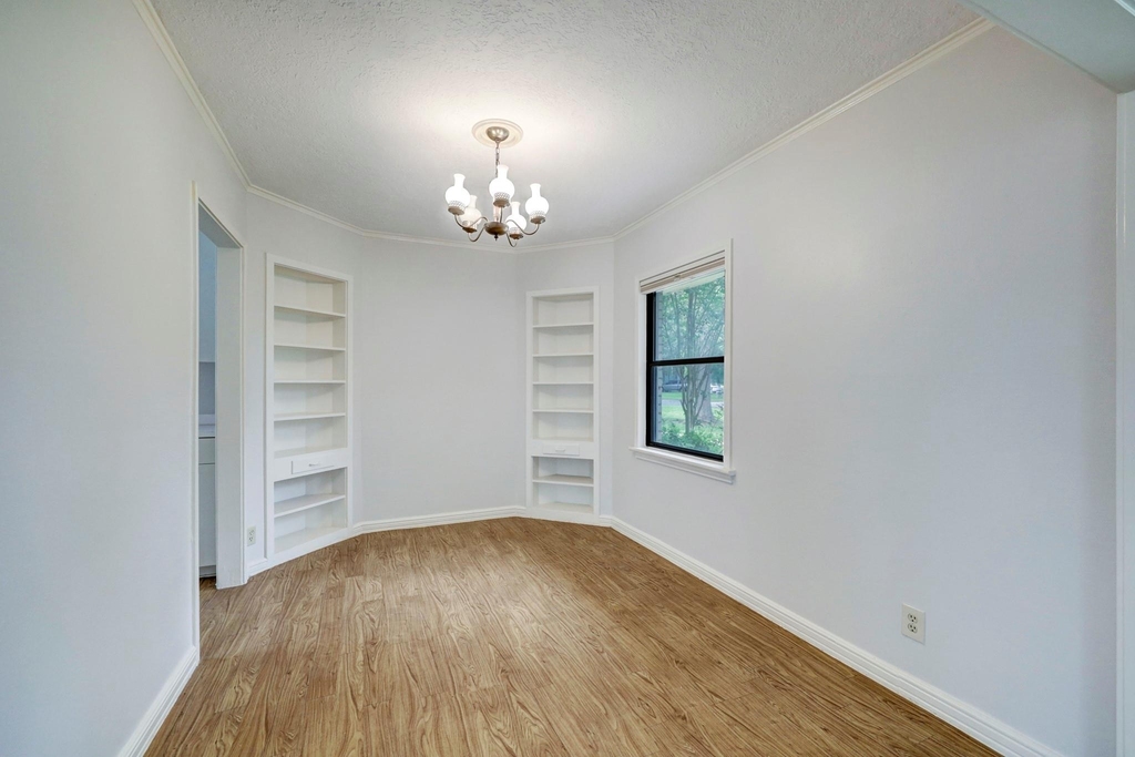 3309 Lawrence Street - Photo 10