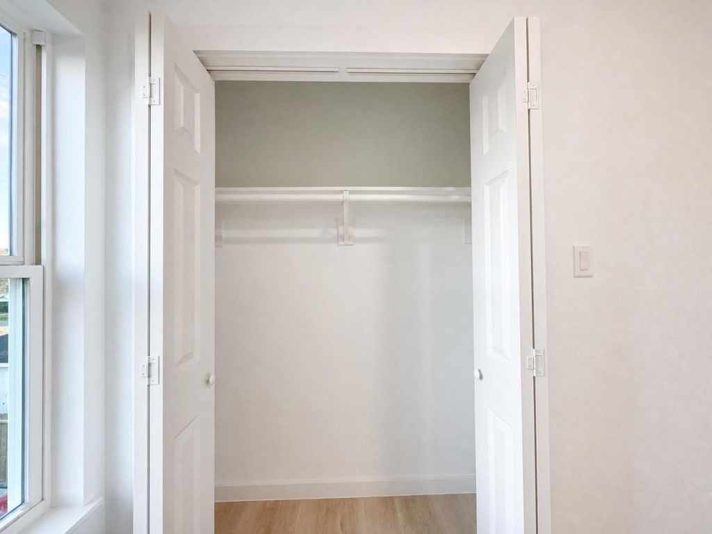 333 Delaware Street - Photo 18