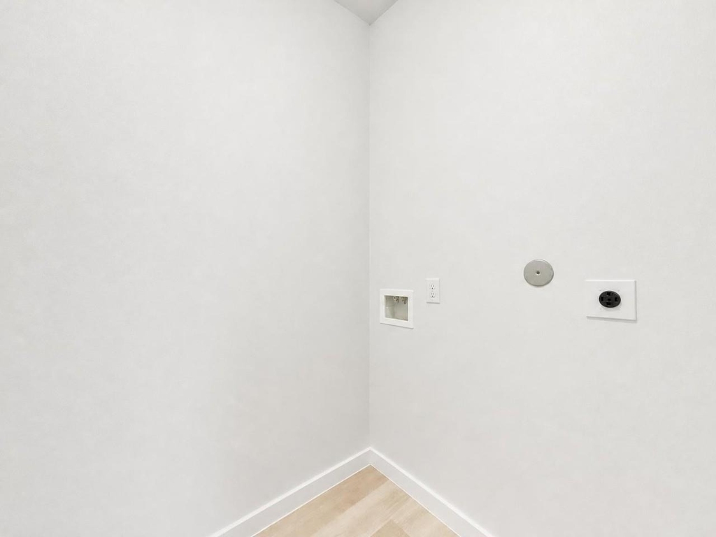 333 Delaware Street - Photo 31