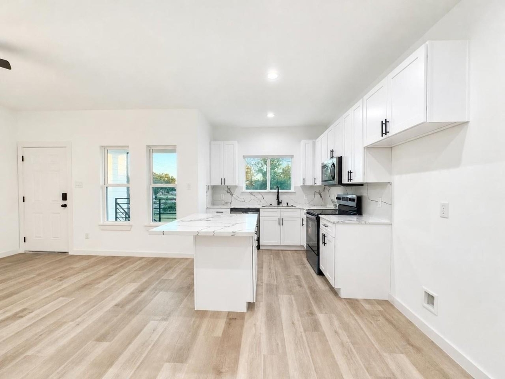 333 Delaware Street - Photo 10