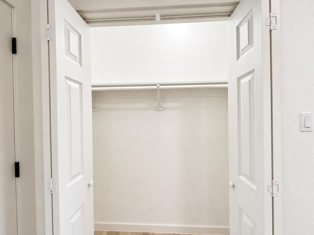 333 Delaware Street - Photo 24