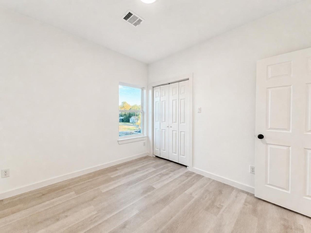 333 Delaware Street - Photo 23