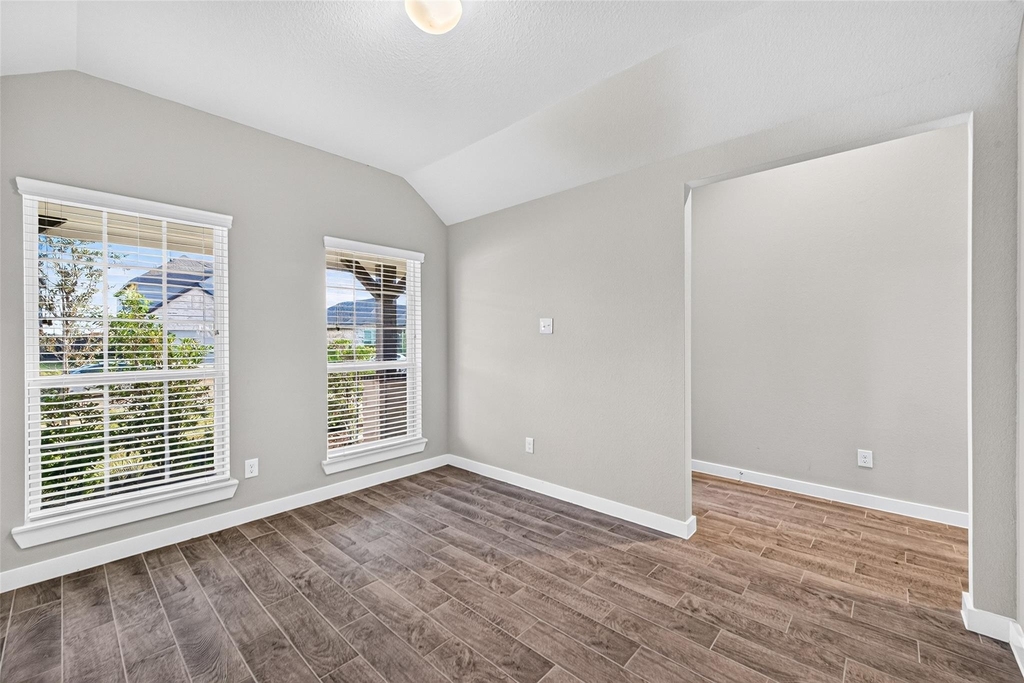 731 Orchard Vale Road - Photo 7