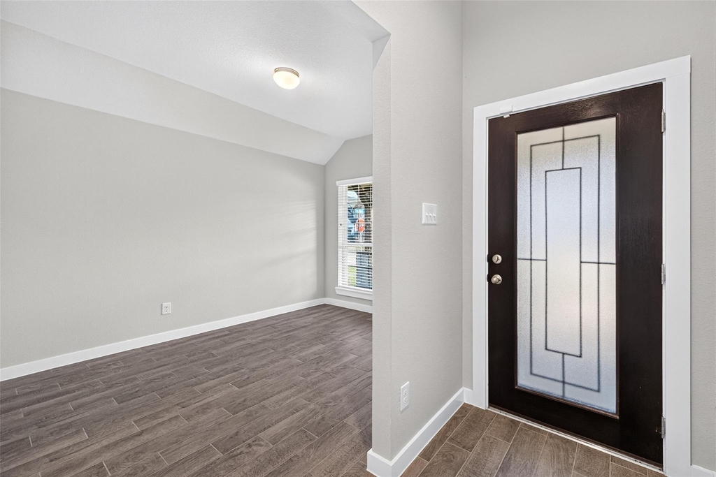 731 Orchard Vale Road - Photo 4