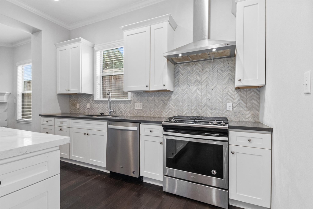 7705 Shannon Drive - Photo 2