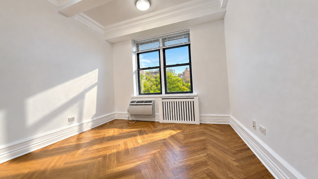 151 West 16th Street - Photo 6