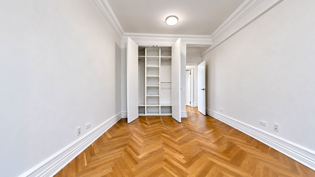 151 West 16th Street - Photo 5