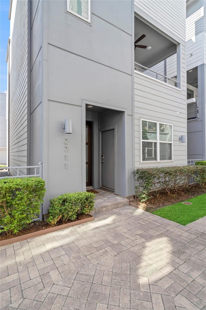 2711 Eado Grove Lane - Photo 2