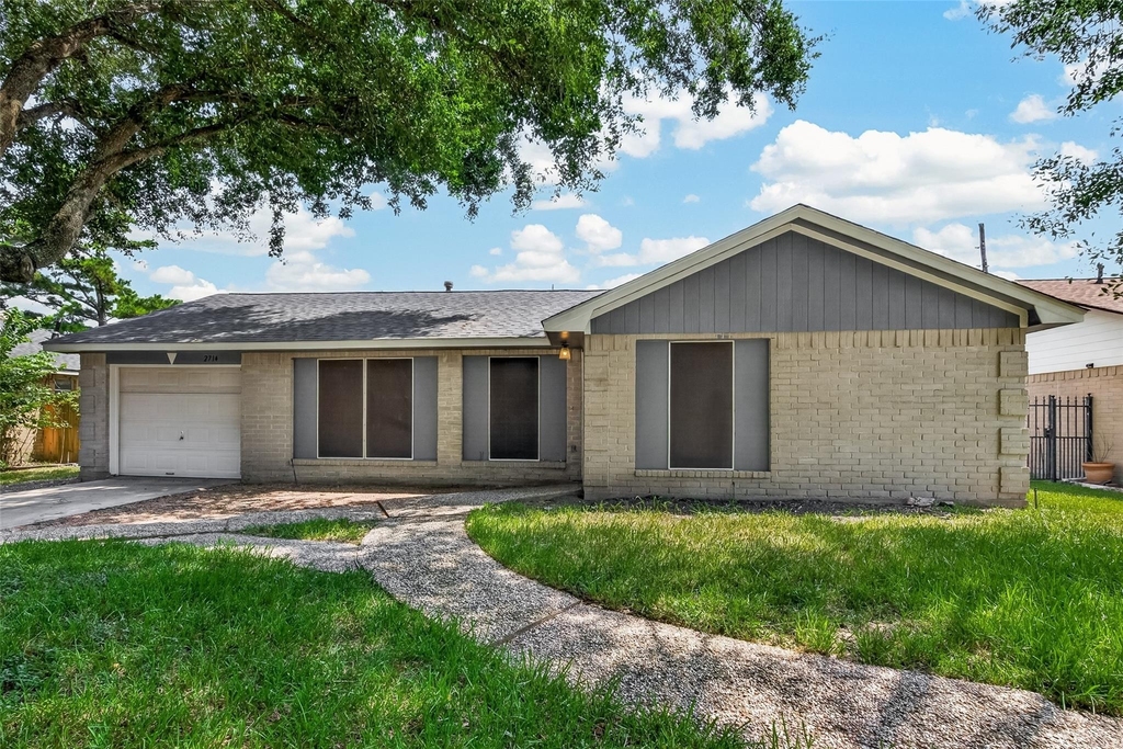2714 S Brompton Drive - Photo 2