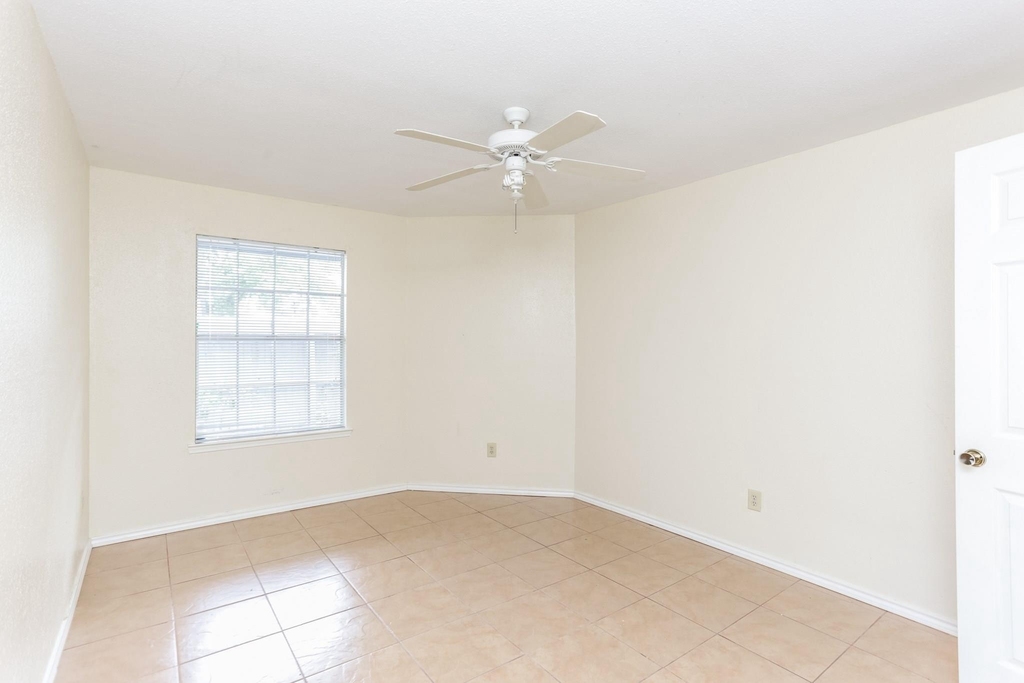 9797 Leawood Boulevard - Photo 10