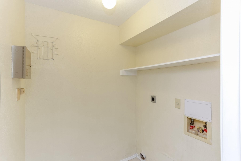 9797 Leawood Boulevard - Photo 8