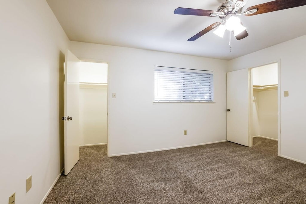 3018 Falling Brook Drive - Photo 9