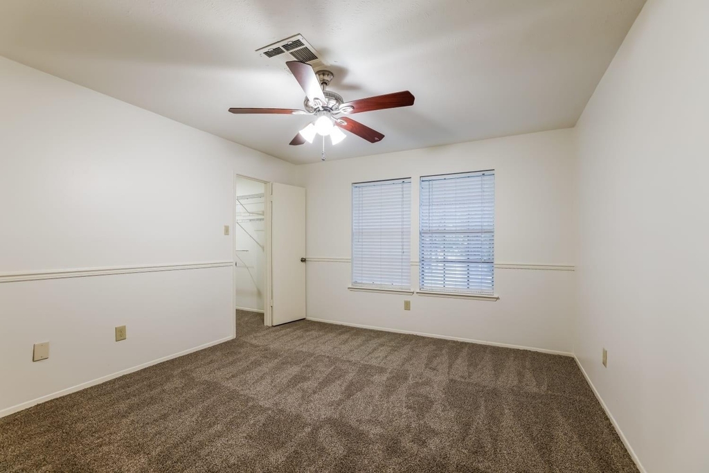 3018 Falling Brook Drive - Photo 10