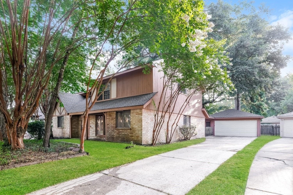 3018 Falling Brook Drive - Photo 1