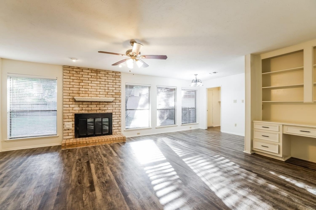 3018 Falling Brook Drive - Photo 2