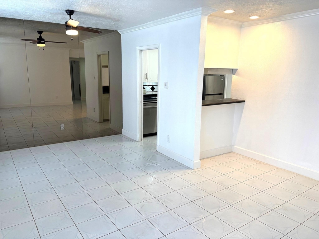 2824 Briarhurst Drive - Photo 2
