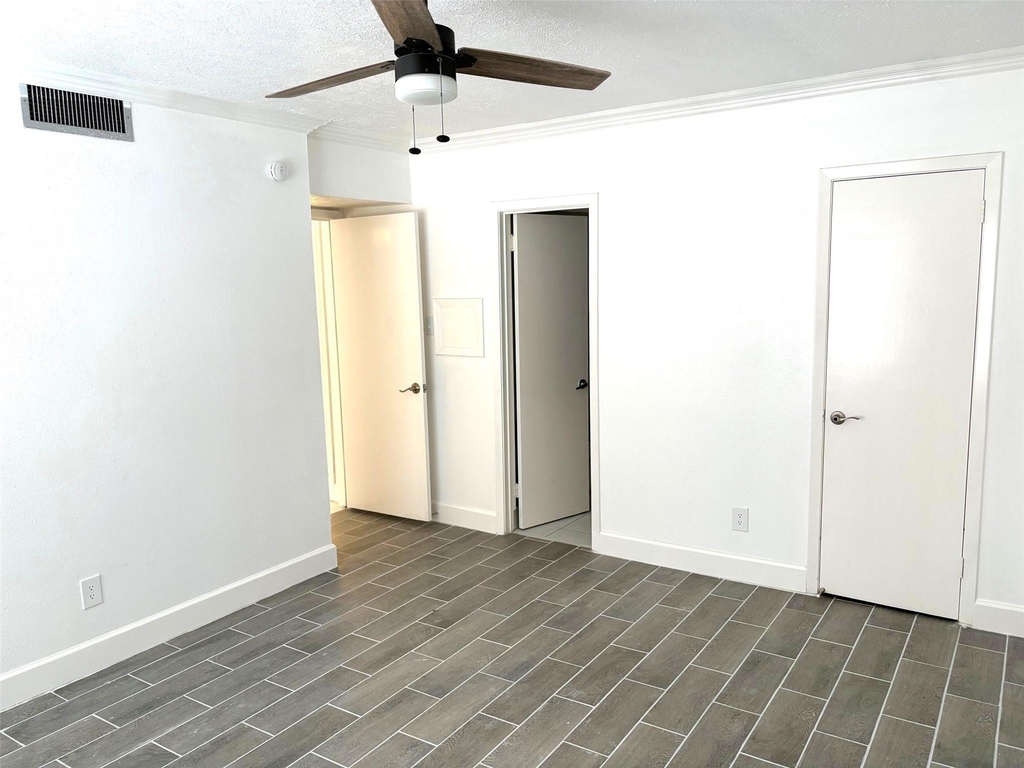 2824 Briarhurst Drive - Photo 10