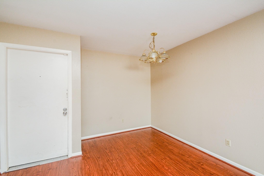 8519 Hearth Boulevard - Photo 10