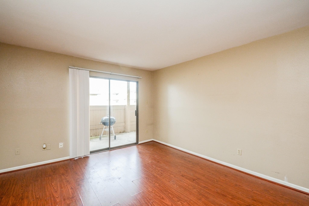 8519 Hearth Boulevard - Photo 13