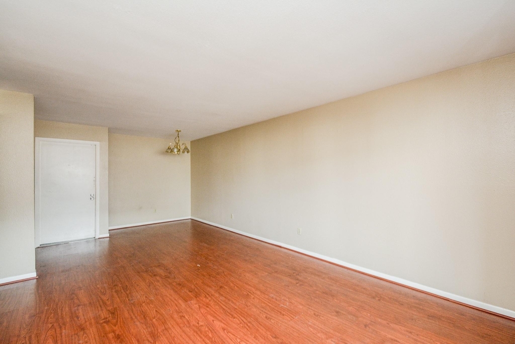 8519 Hearth Boulevard - Photo 15