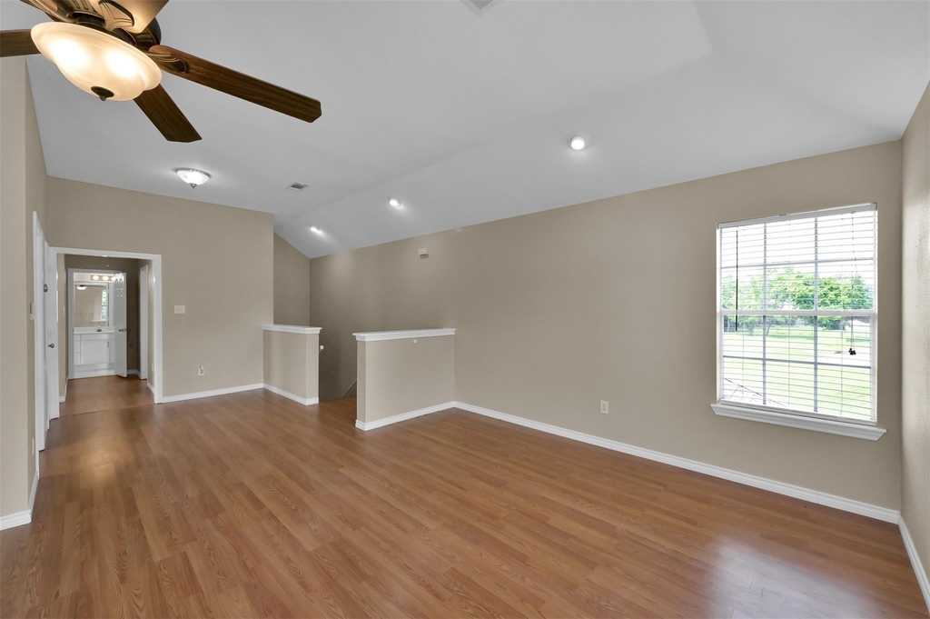 1141 Lovett Street - Photo 7