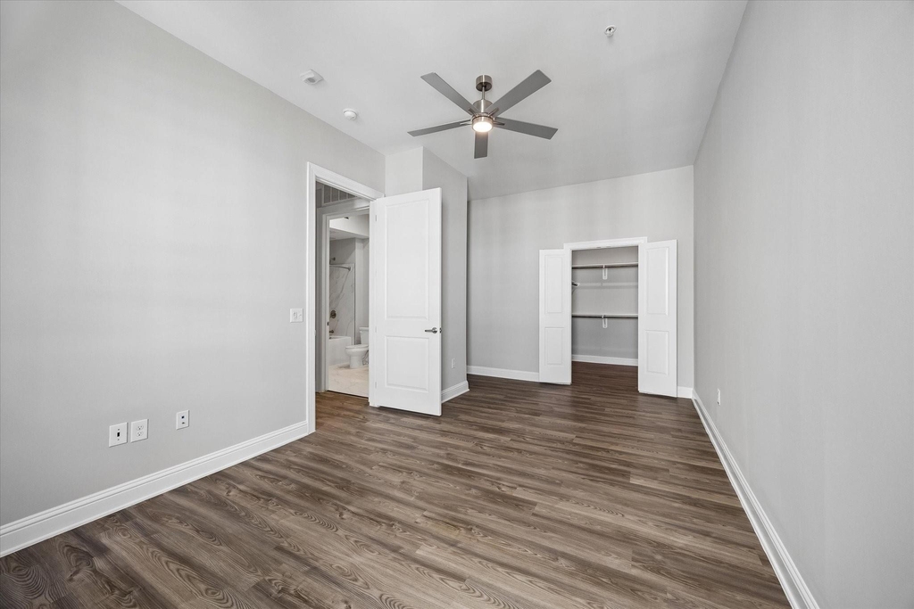 2111 Austin Street - Photo 6