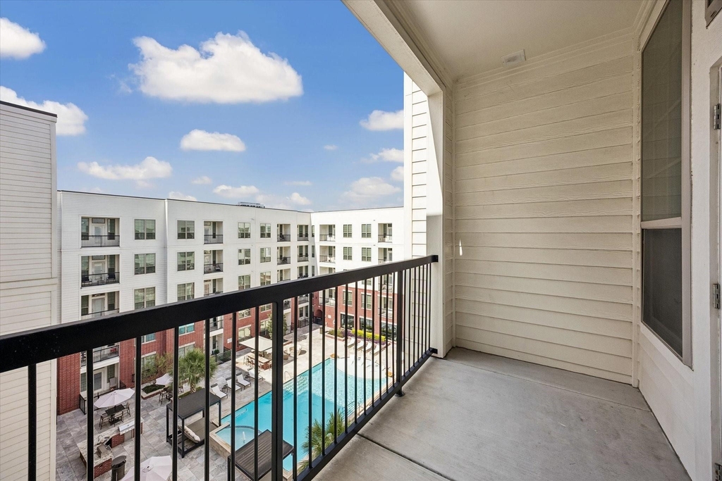 2111 Austin Street - Photo 11
