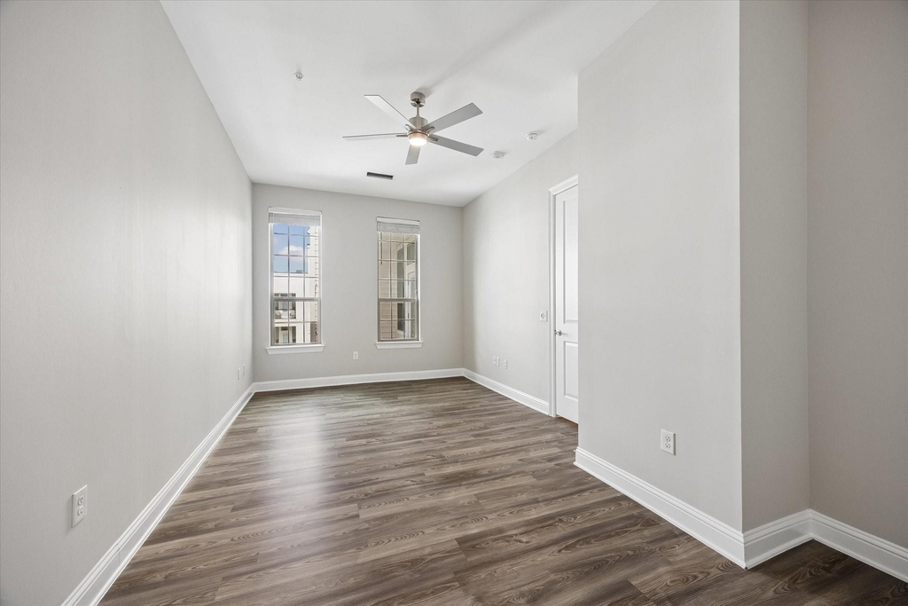 2111 Austin Street - Photo 7
