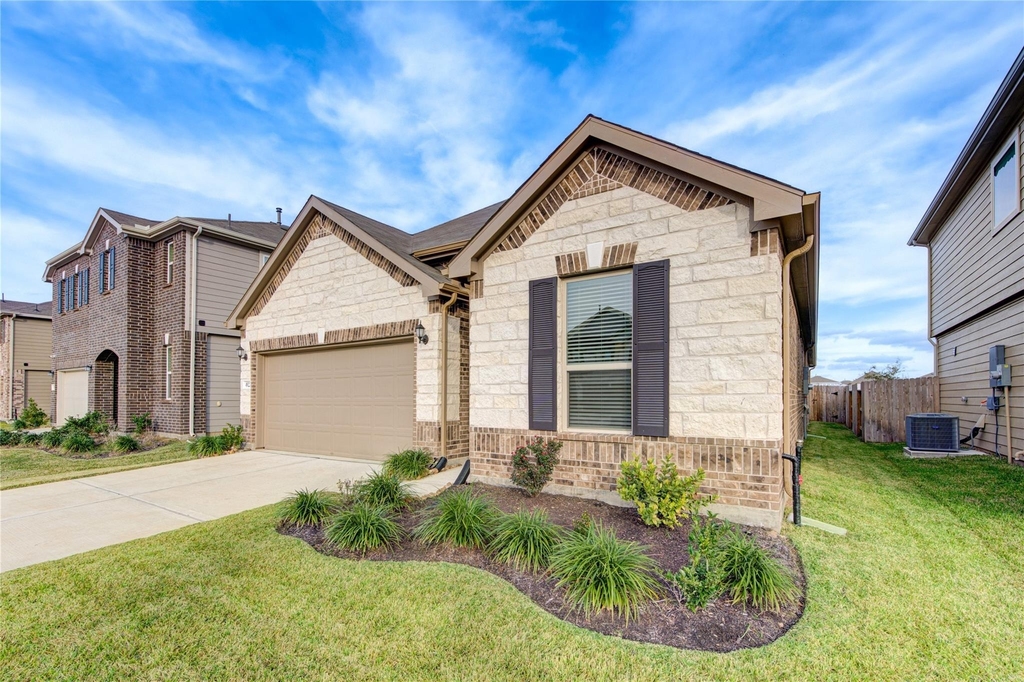 4922 Lucky Fawn Lane - Photo 2