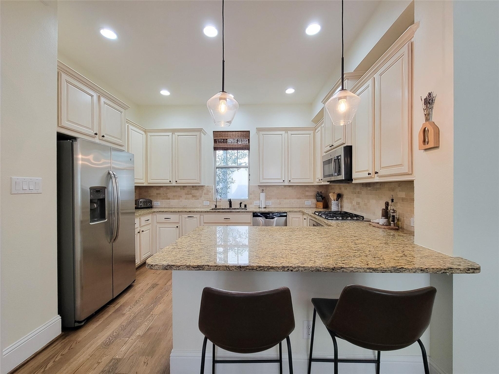 772 Nicholson Street - Photo 5