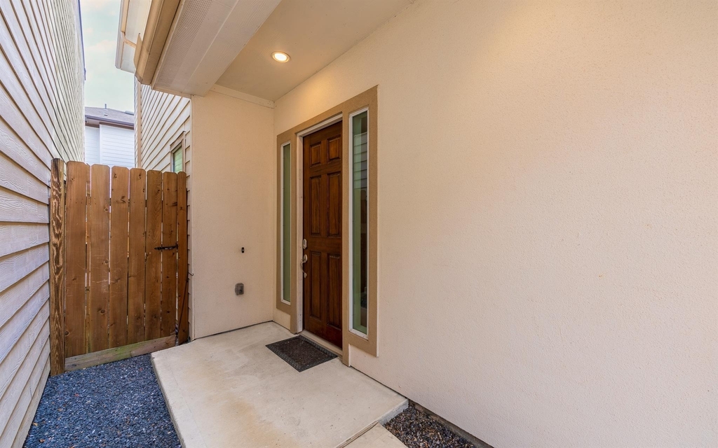 8806 Hollister Square Court - Photo 21