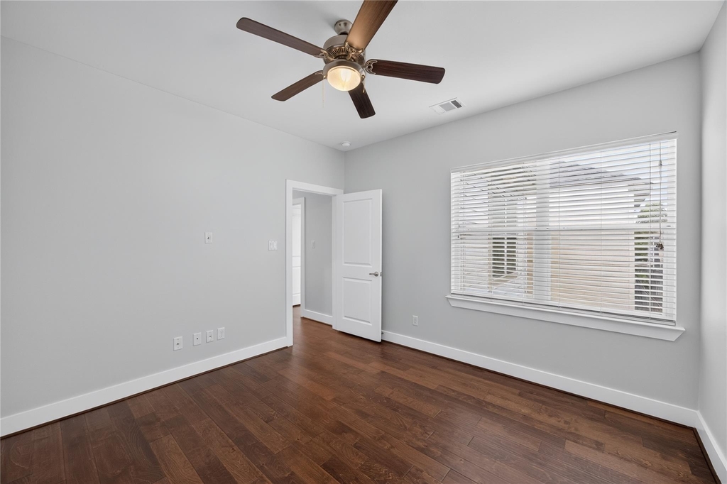 8806 Hollister Square Court - Photo 19