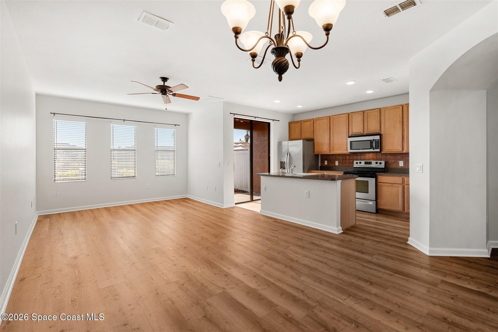 737 Ventura Drive - Photo 2