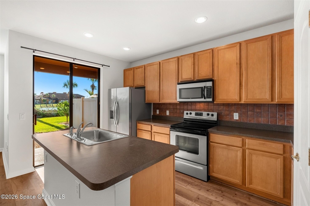 737 Ventura Drive - Photo 5