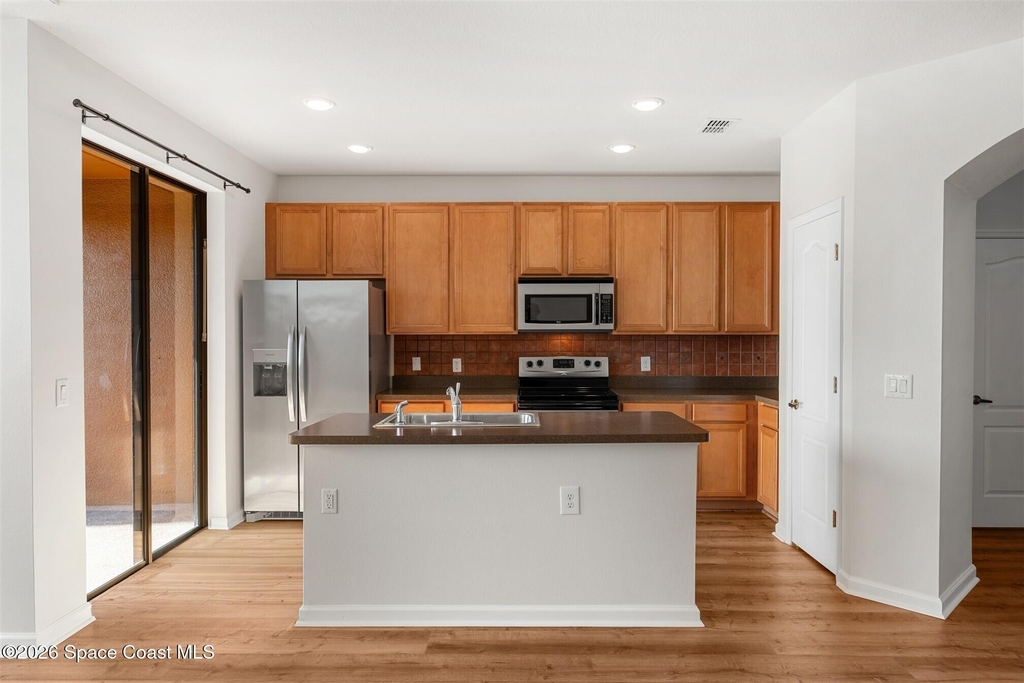 737 Ventura Drive - Photo 3