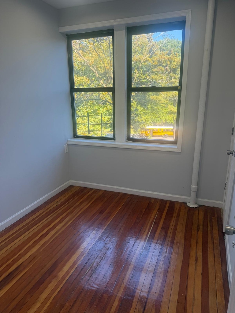 Grand Concourse / Van Cortlandt Avenue - Photo 12