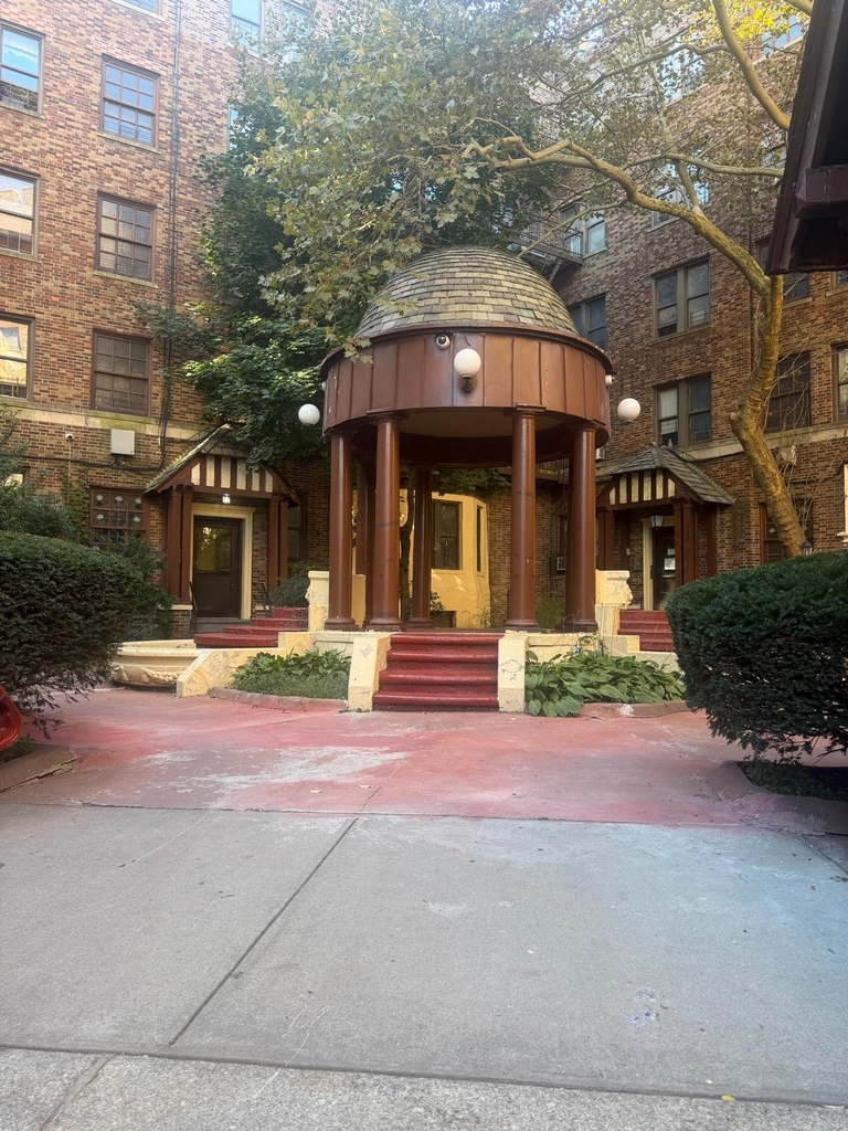 Grand Concourse / Van Cortlandt Avenue - Photo 19