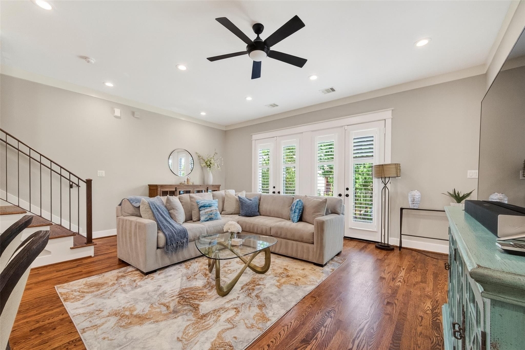 1102 W 15th Street - Photo 12