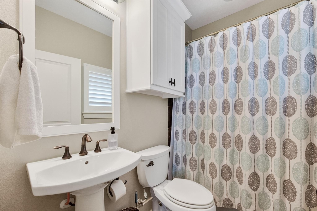 1102 W 15th Street - Photo 26