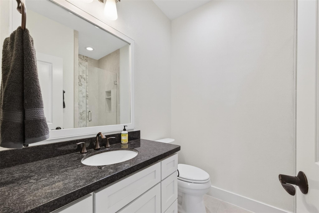 1102 W 15th Street - Photo 7