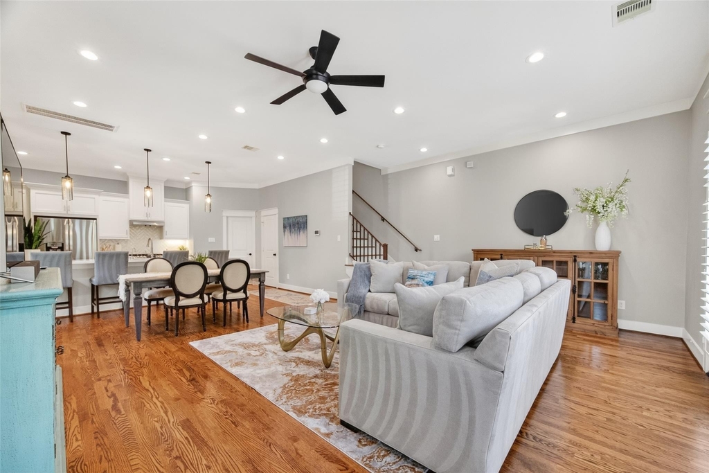 1102 W 15th Street - Photo 9