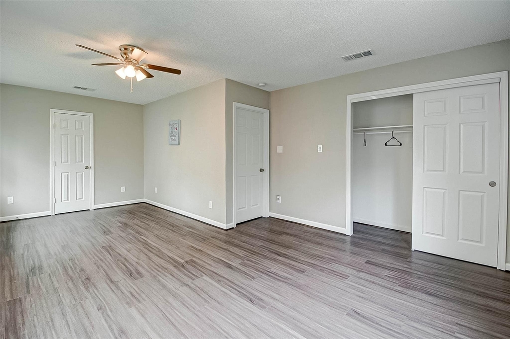 215 Acacia Street - Photo 18