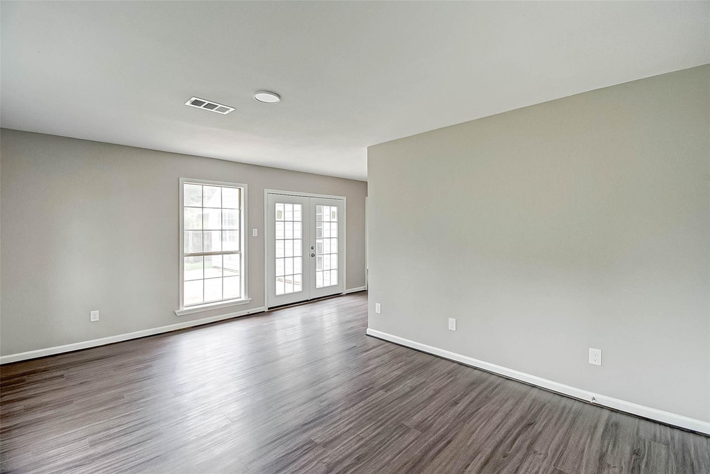 215 Acacia Street - Photo 11