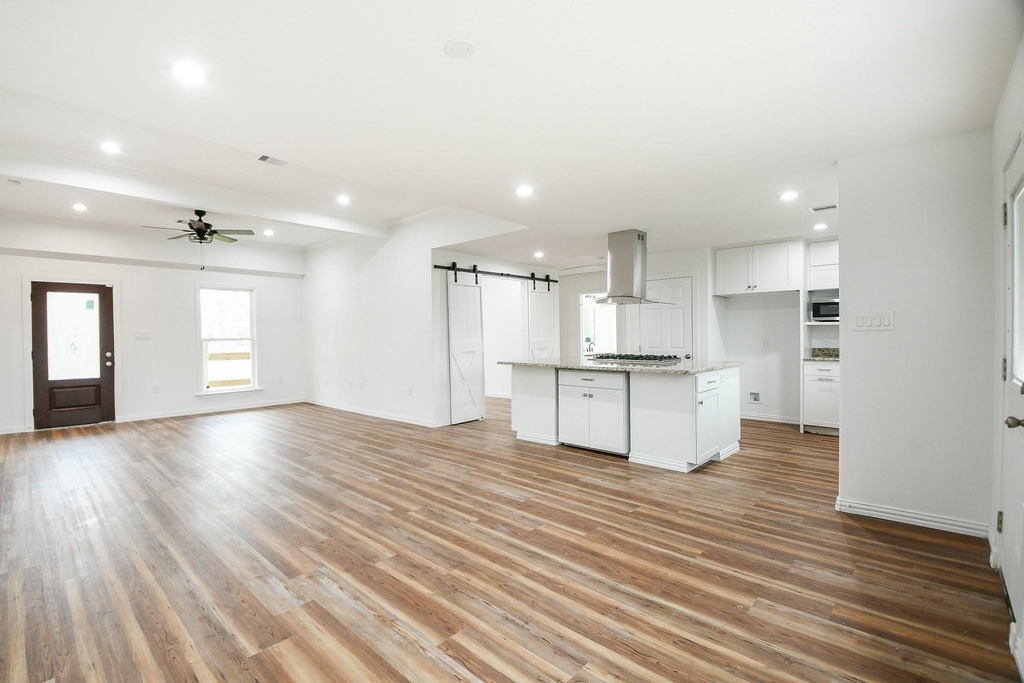 3200 Hoover Street - Photo 2
