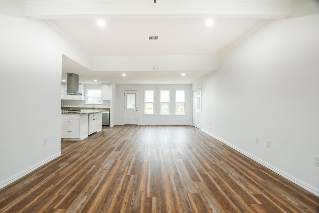 3200 Hoover Street - Photo 1