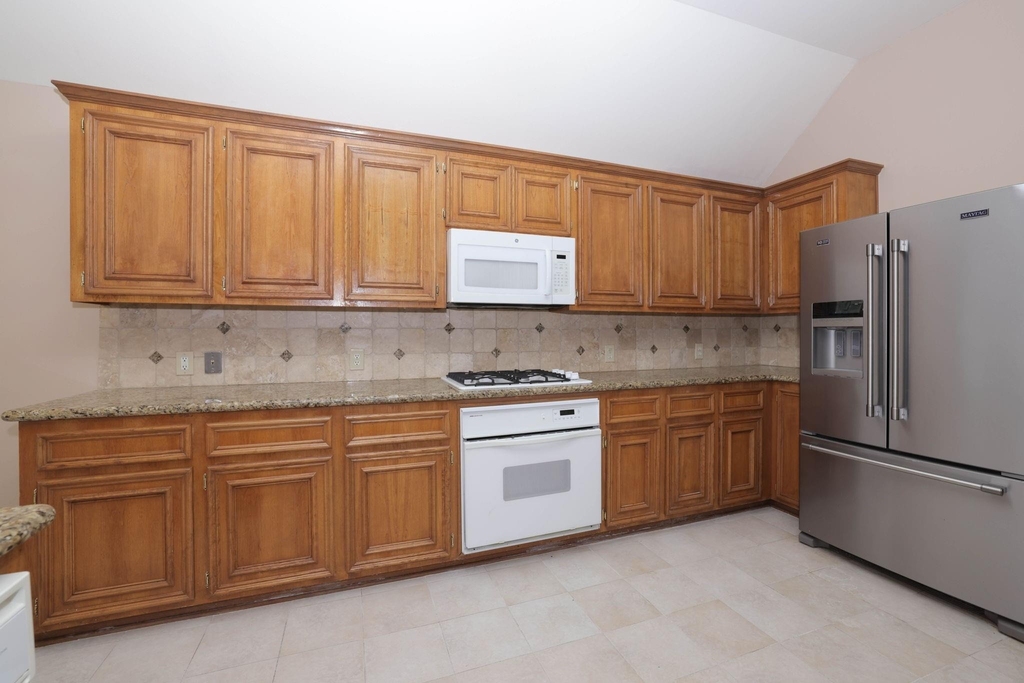 7603 Tumbling Road - Photo 12